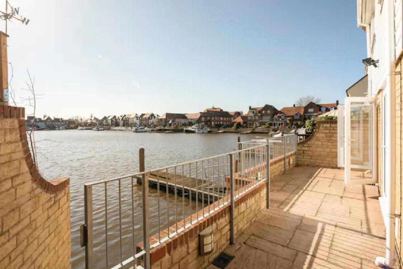 4 Bed House With Marina View, Abingdon, Oxford Villa Culham Buitenkant foto